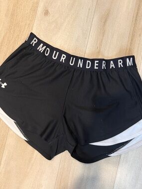 Under Armour Black Women's Athletic Shorts with Logo Waistband